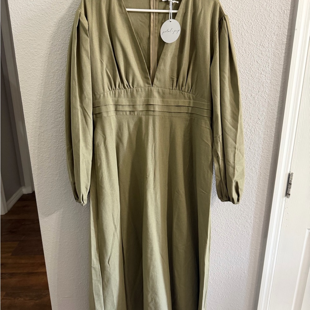 NWT Petal & Pup Sage Long Sleeve Dress